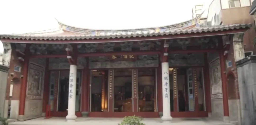 黄磊孙莉领证17周年晒贴脸自拍,黄磊和孙莉结婚20周年