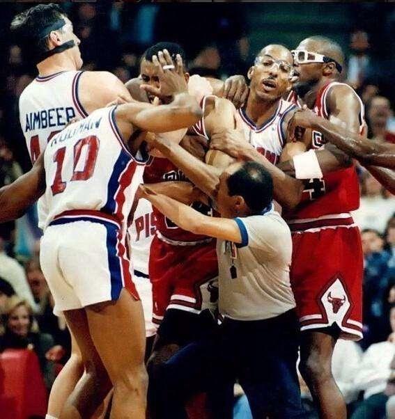 NBA纪实连载39:最想废了乔丹的那个人,恶贯满盈的比尔兰比尔