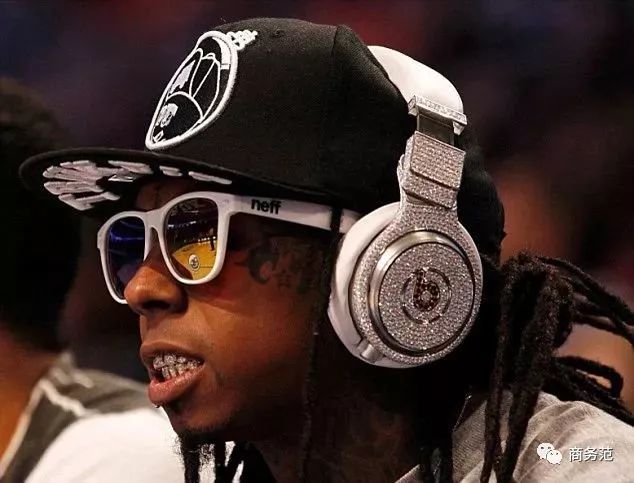 施华洛世奇镶钻表盘,表盘带钻施华洛世奇