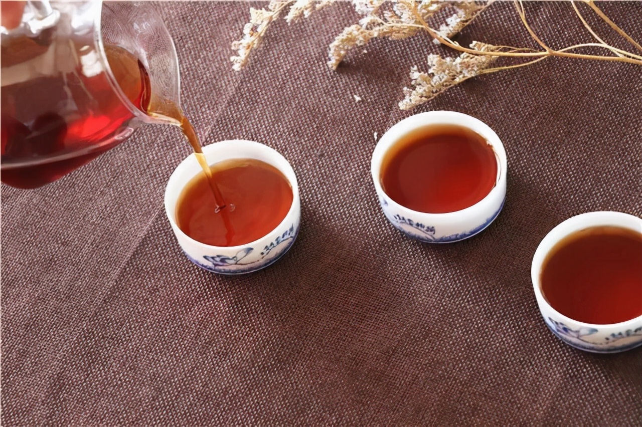 三年老白茶一般多少钱,福鼎老白茶一般多少钱什么年份好