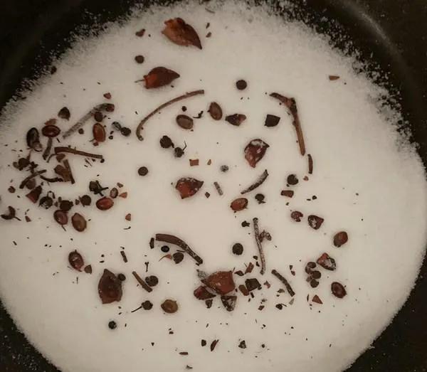 为什么柳州腌腊肉容易长霉,腌腊肉没有太阳都起了白色的霉