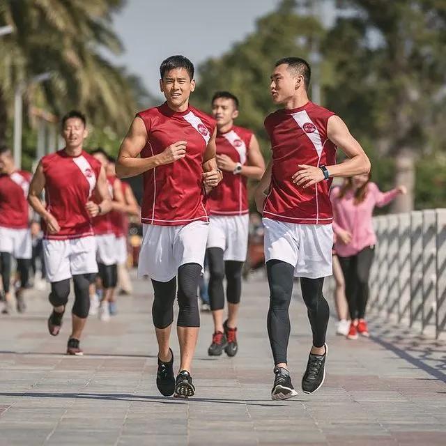 明星穿的nike跑鞋,明星都在穿的跑鞋