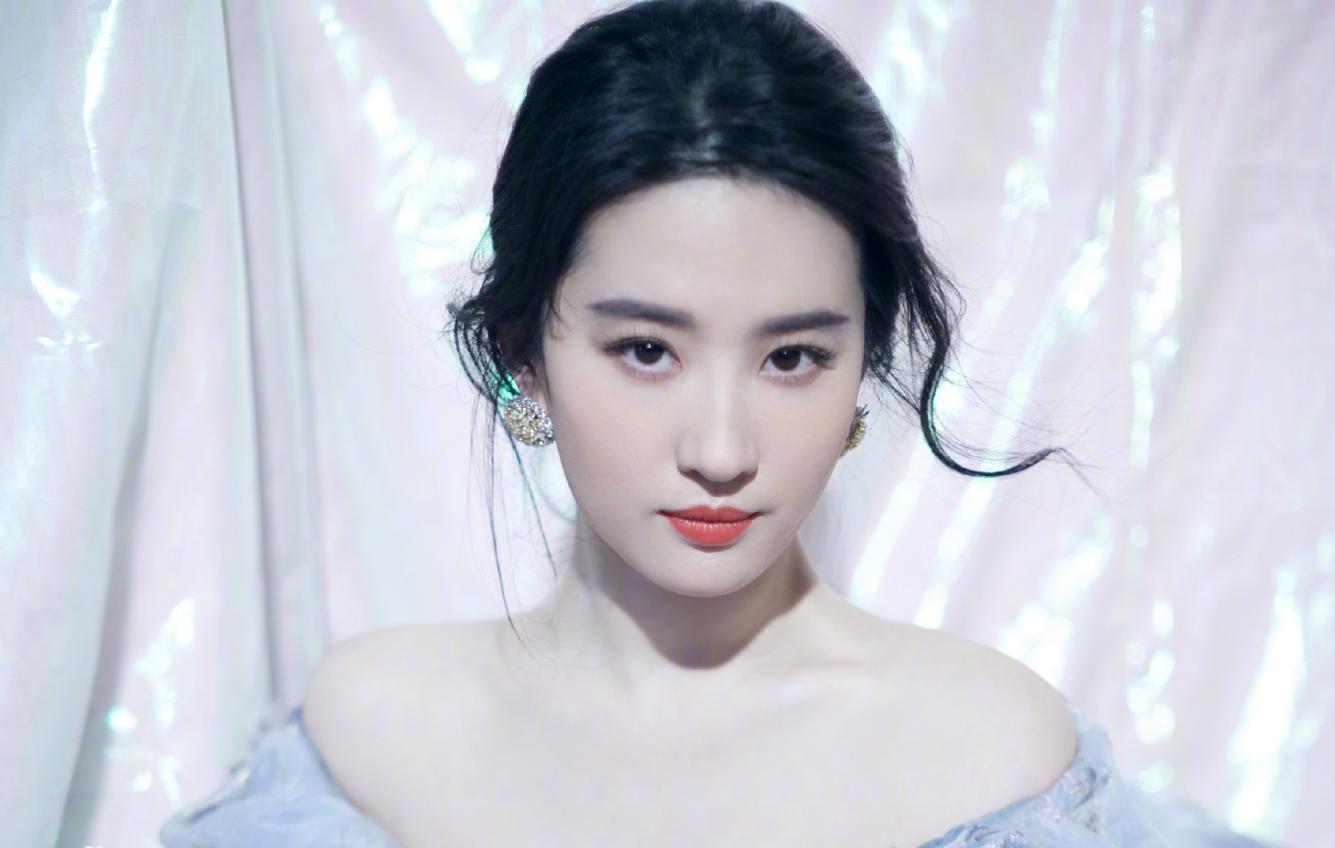 杨幂红宝石耳坠多少钱,杨幂明星珠宝