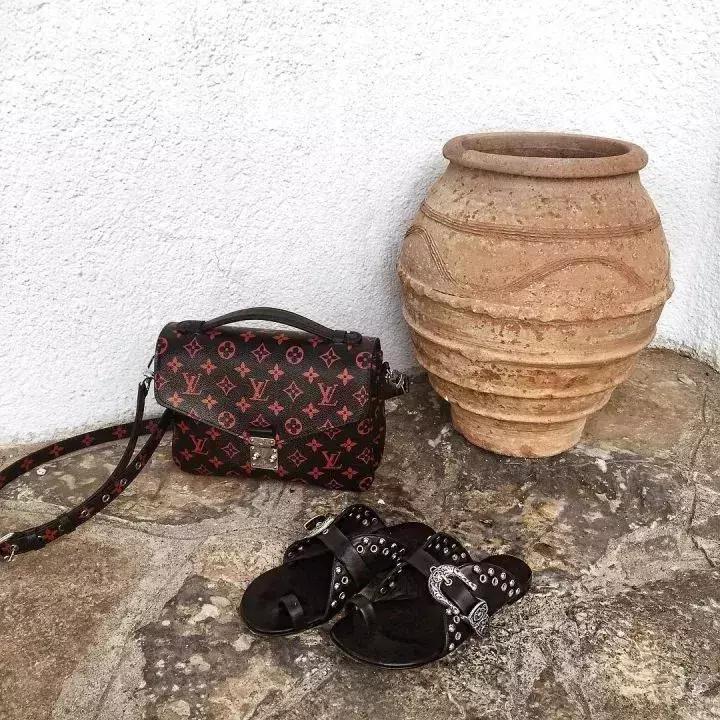 ysl和lv邮差包哪个更好,chanel和ysl包哪个好