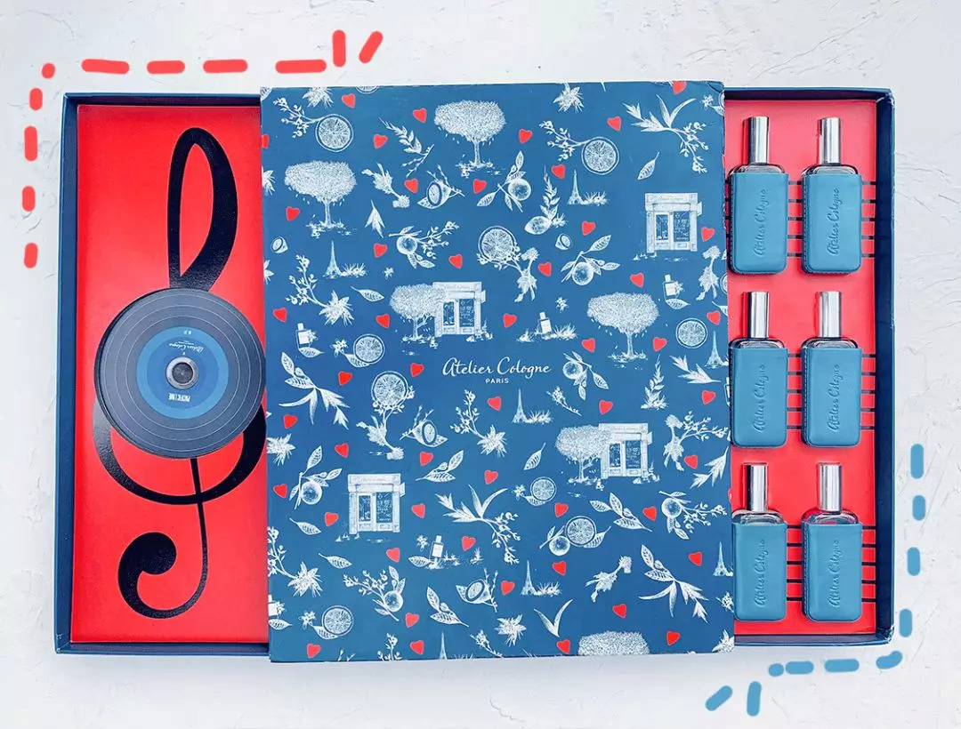 rihanna只靠副业微商赚6个亿,rihanna副业赚多少钱