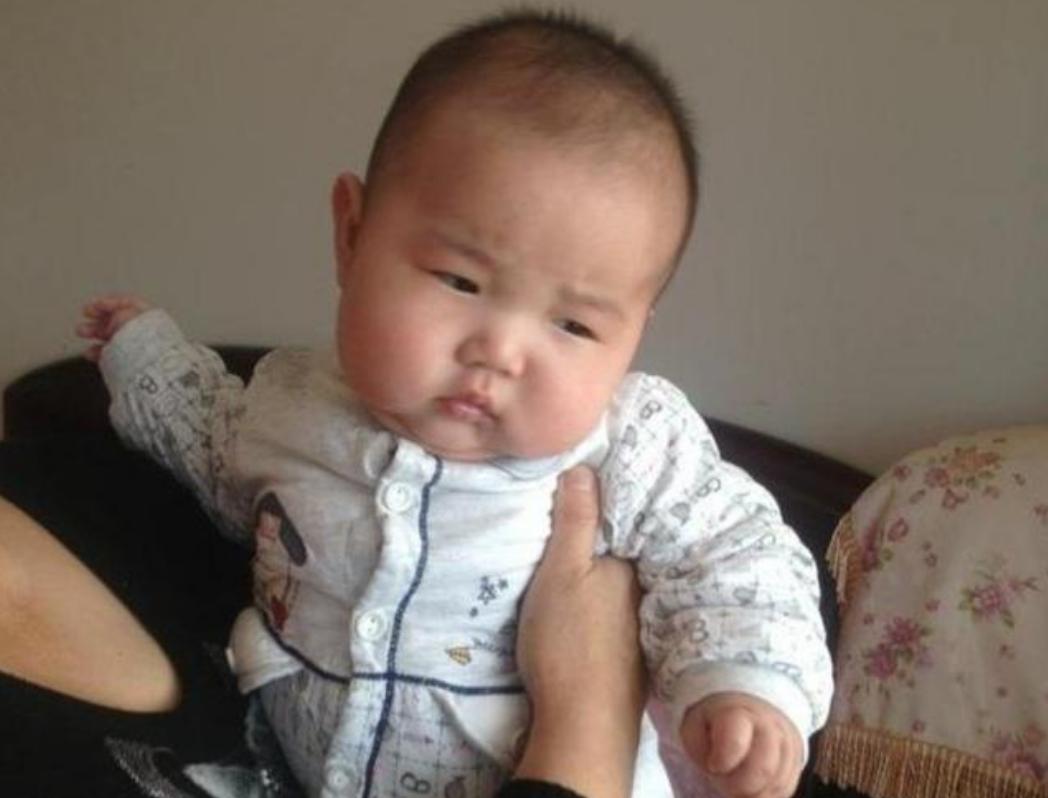 宝宝多大可以用坐立婴儿车,多大的宝宝可以坐起婴儿车