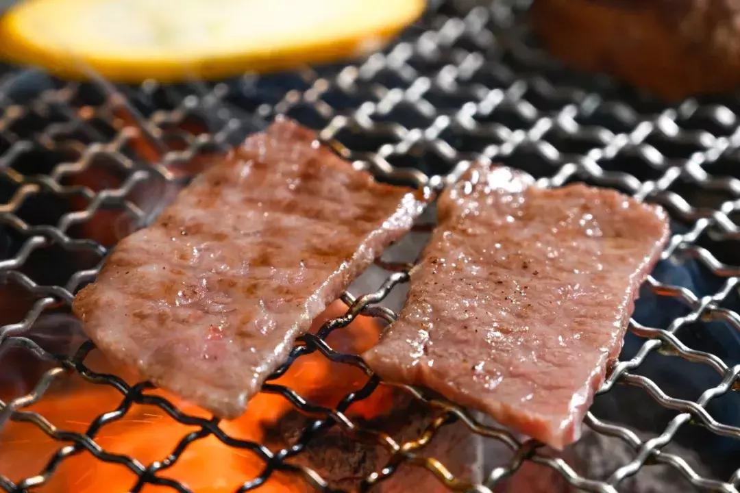 这家烤肉巨头新店开业就“爆店”!现在还能免费吃肉,这也太棒了