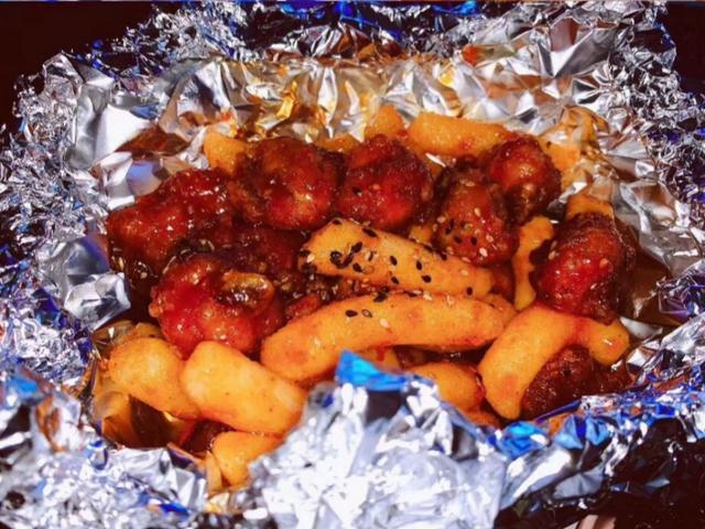 怎样投资一家炸鸡店,一家炸鸡店经营模式