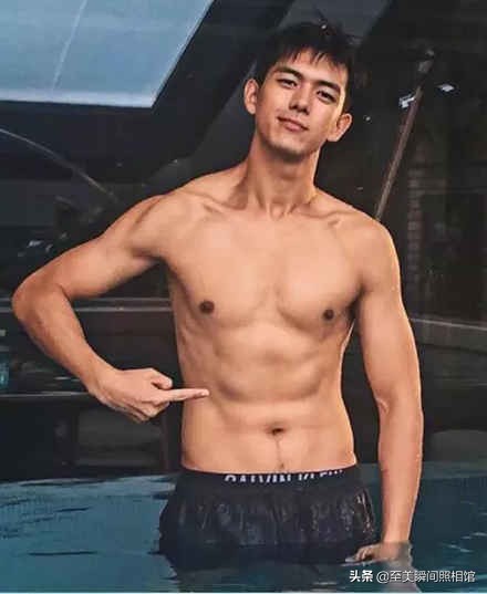 男朋友太瘦怎么穿,男朋友很瘦怎么挑衣服