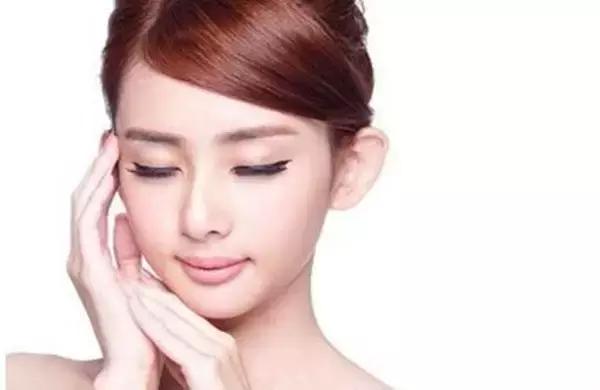 油性皮肤怎么化妆才不掉妆?油性皮肤化妆的正确步骤