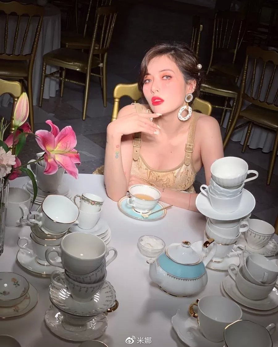 泫雅ins晒美照,泫雅携新作品回归