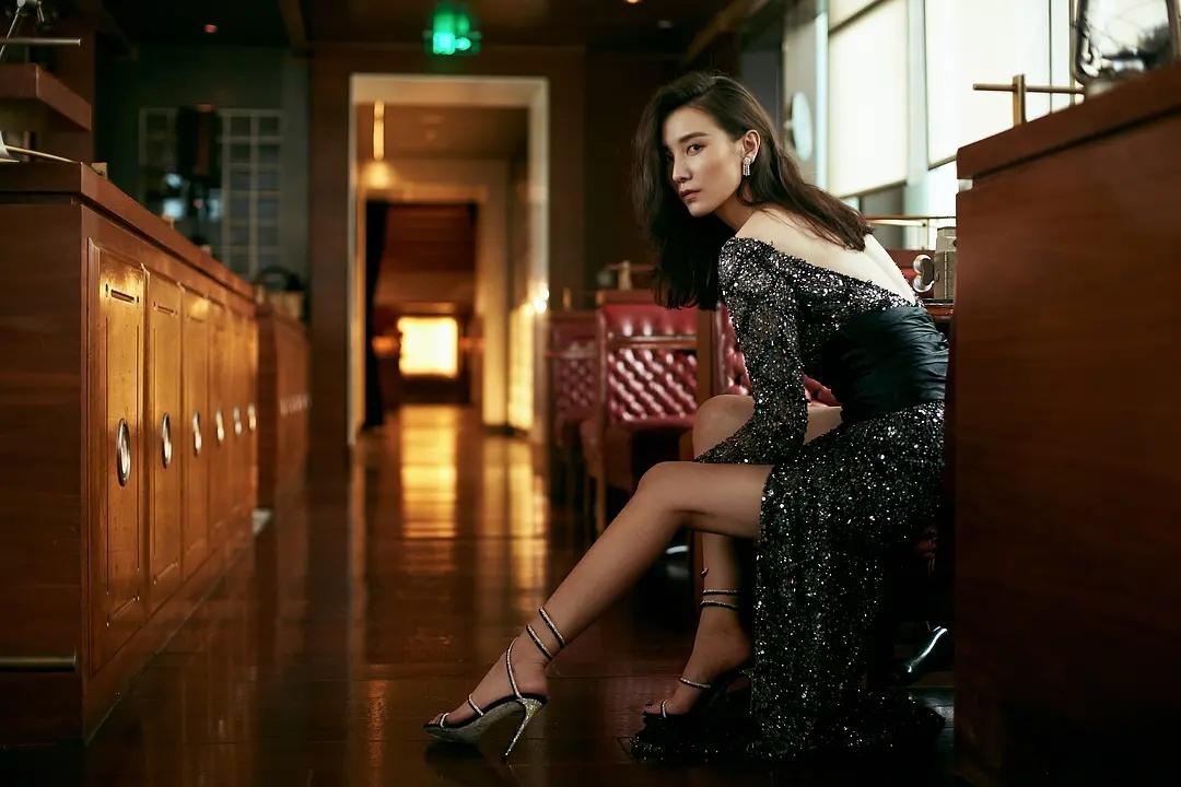 小宋佳风情万种视频 (现实中的小宋佳)