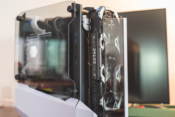 能畅玩三a大作的itx游戏主机,两千元预算性能最强的itx主机