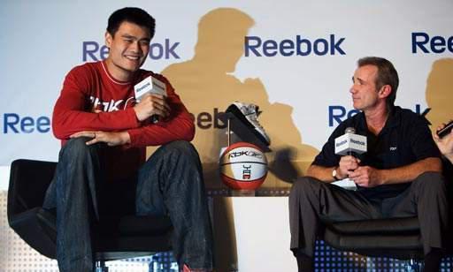 姚明在nba时期出场的锐步鞋,姚明受伤和锐步有关系吗