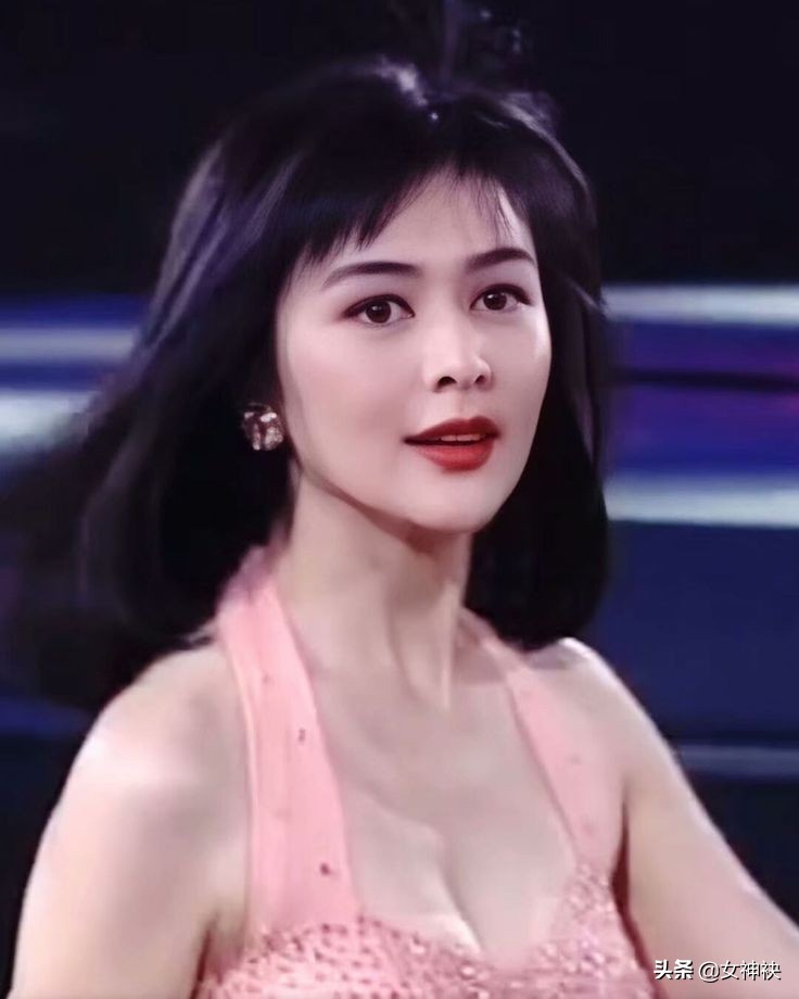 香港女明星关之琳美艳绝伦,香港女星颜值巅峰关之琳