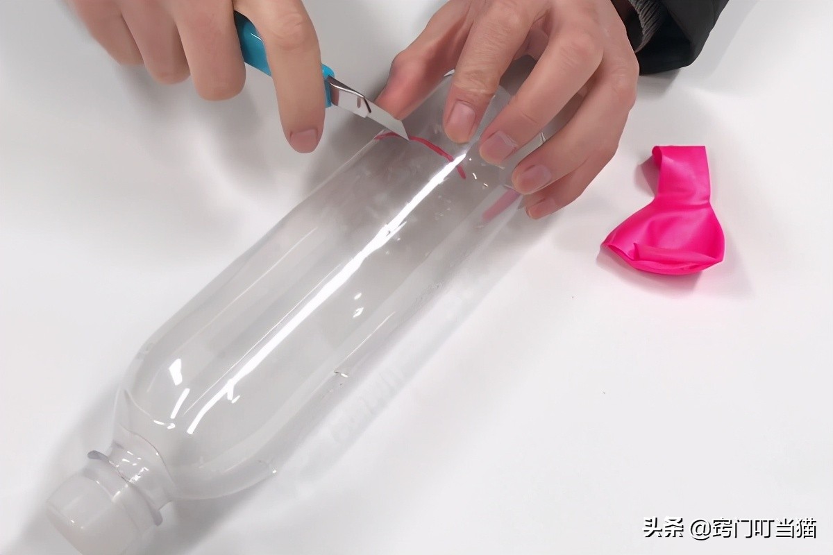 塑料瓶上套气球,如何自制水桶过滤器