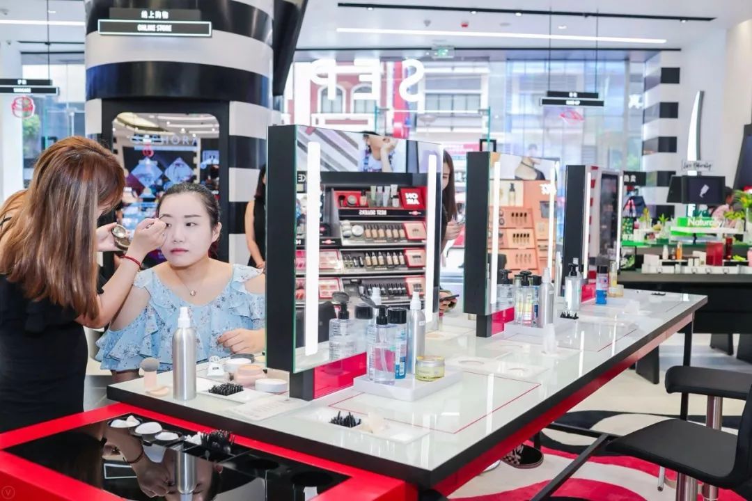 芭莎女孩喝纤茶的广告营销策略,旅游广告属于营销策略的什么策略