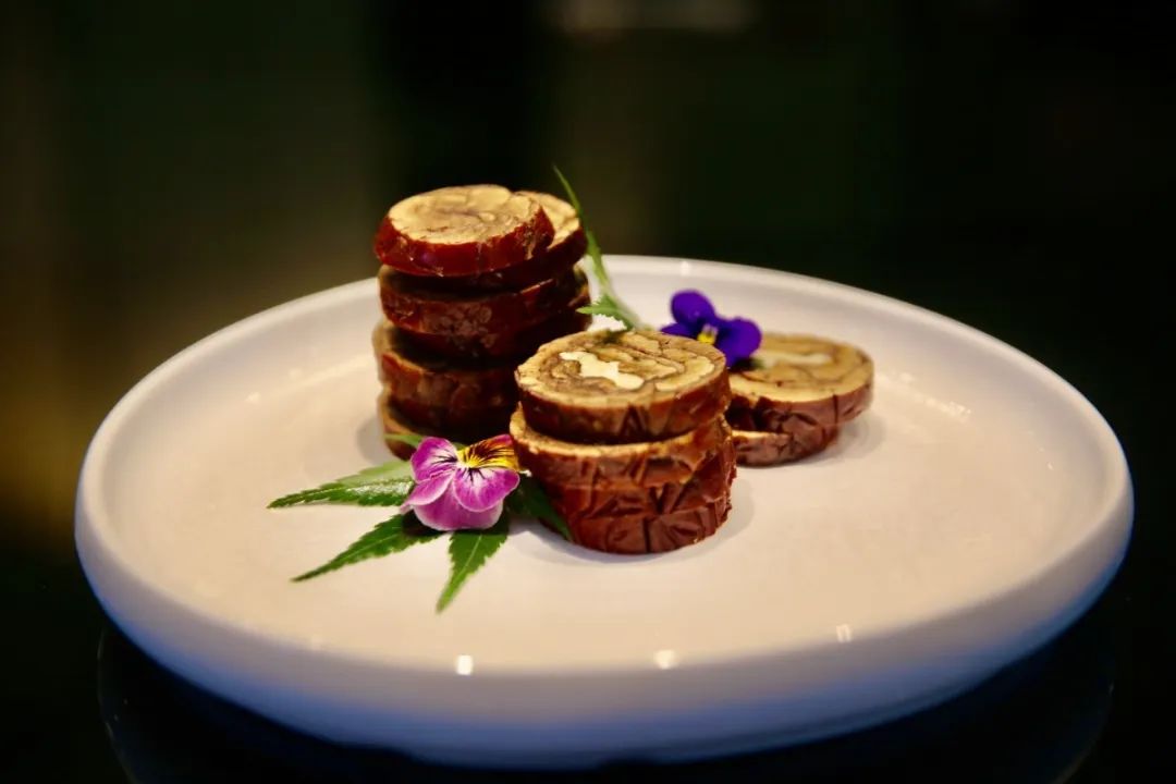 夜游盛世钱塘，赏绚烂灯光秀，打卡杭州钱江新城万豪酒店