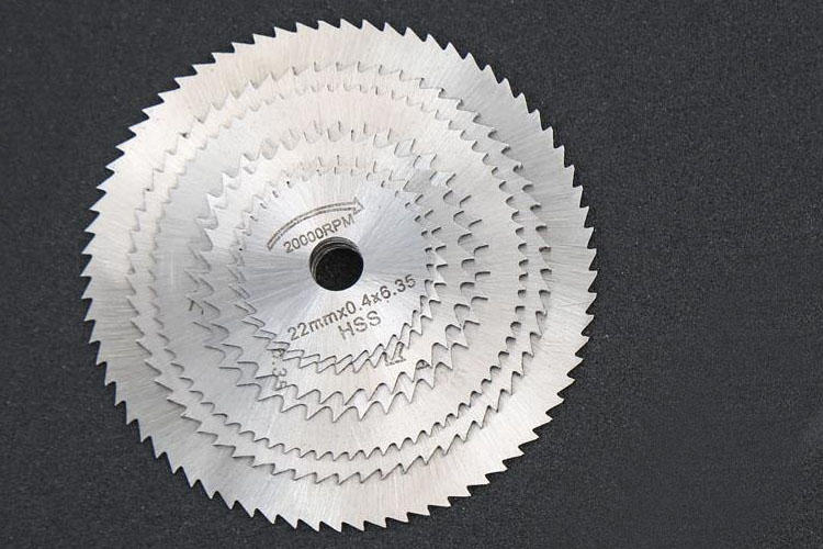 “锯”绝伐木累！其实只要四步就能挑选出来一把完美的电圆锯