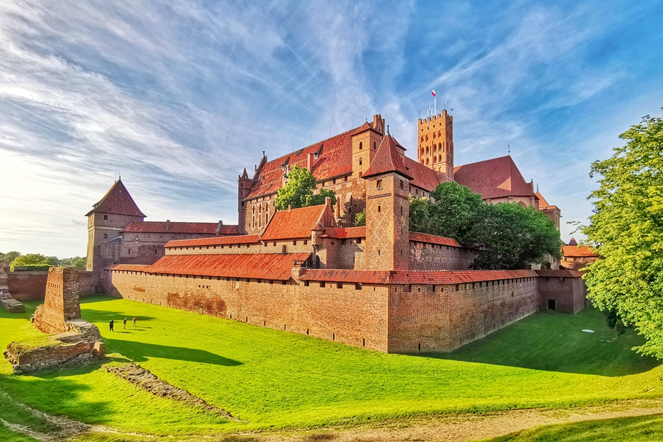 波兰与白俄罗斯面积人口对比,波兰人口和经济