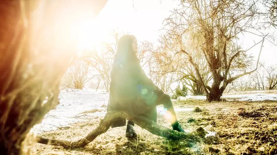 黄龄腿部淤青,黄龄摔倒后现状