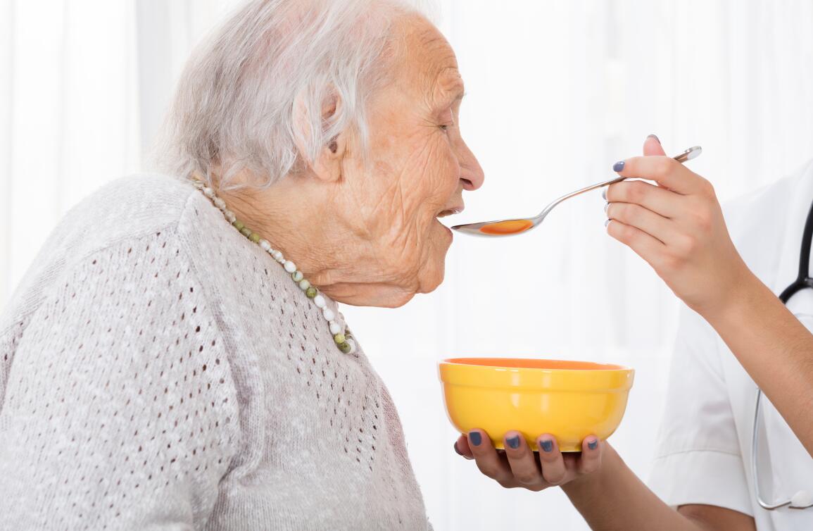 特别健忘是不是老年痴呆症的征兆,老年痴呆自测10个征兆