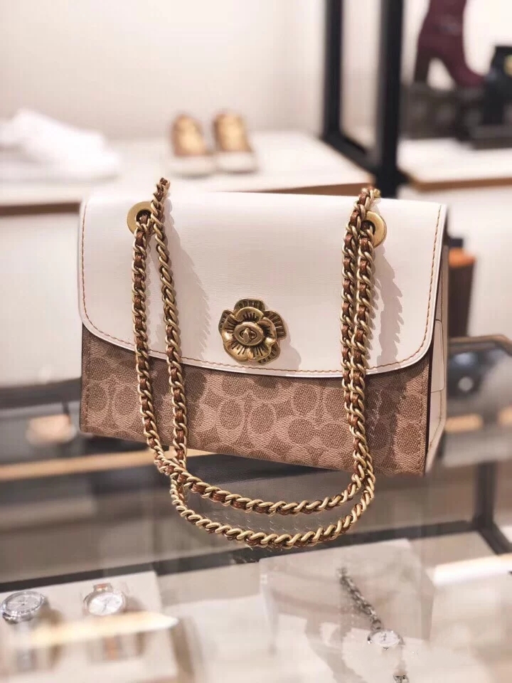 大家会买蔻驰几年前的包吗,几百块钱能买到蔻驰真包吗