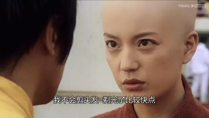 为什么周星驰的电影扮丑也能火,为什么周星驰电影女主角都被扮丑