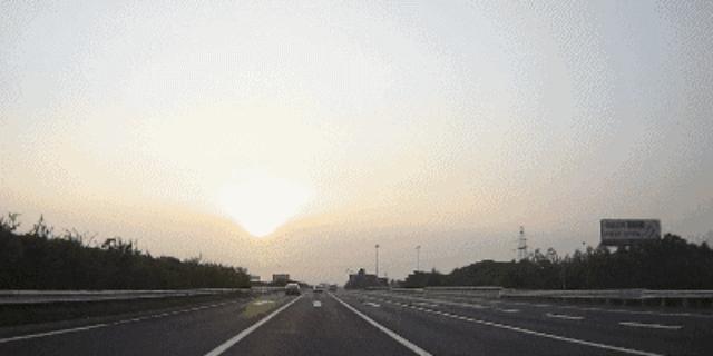 在你眨眼的下一瞬间,在你眨眼的这一瞬间