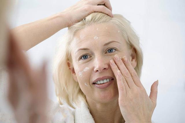 全球公认最好用的10大眼霜平民价,推荐几款好用又不贵的眼霜