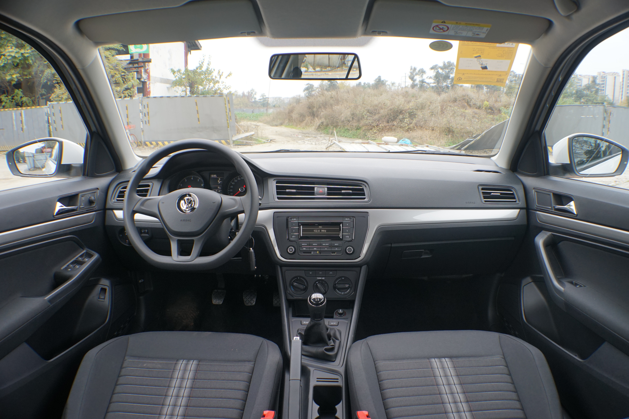 朗动与朗逸哪个好,15款朗动和15款朗逸哪个值得购买