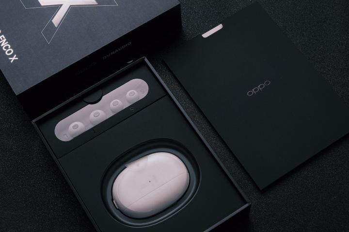 推荐一款简单精致的电脑桌 (实木电脑桌效果图大全2015款)