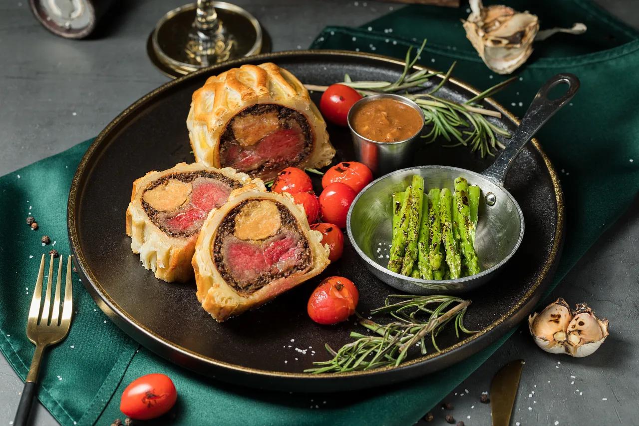 惠灵顿牛排沉浸式制作,山姆惠灵顿牛排微波炉做法