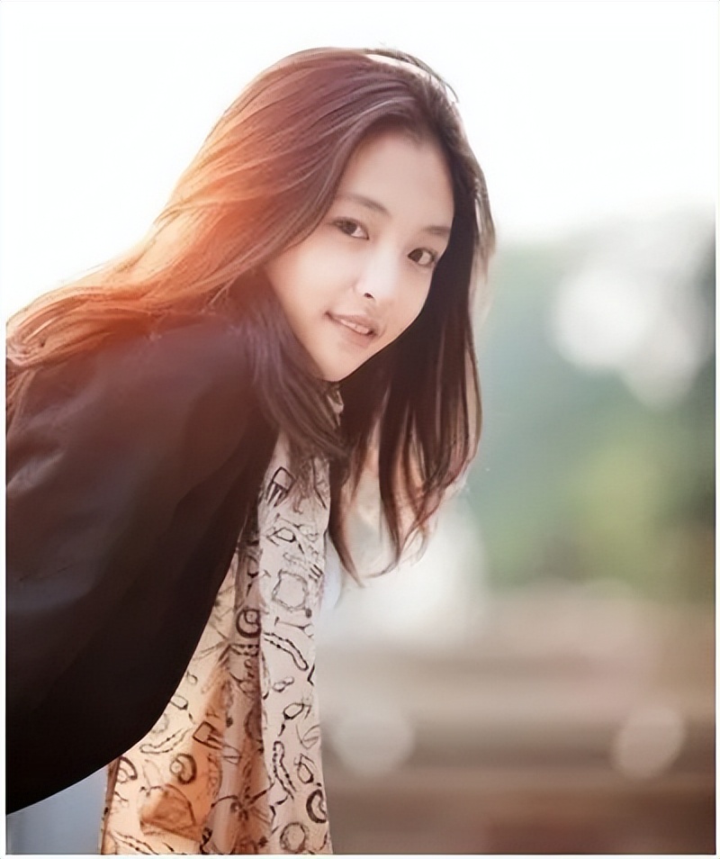 眼窝深邃和眼窝凹陷的区别,为什么眼窝凹陷眉骨颧骨都凸起