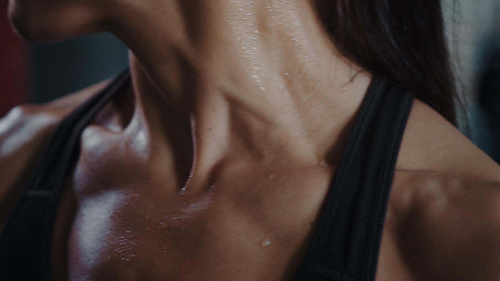 如果连续7天不睡觉会发生什么,超过24小时不洗澡身体变化