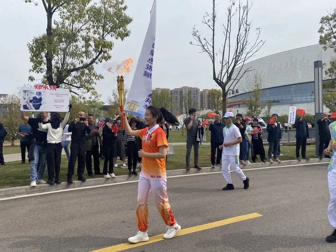 【公安心向*党**护航新征程】“燃动全城”的藏蓝力量