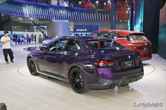 2022宝马2系两门轿跑车,2022款宝马2系225i曜夜版
