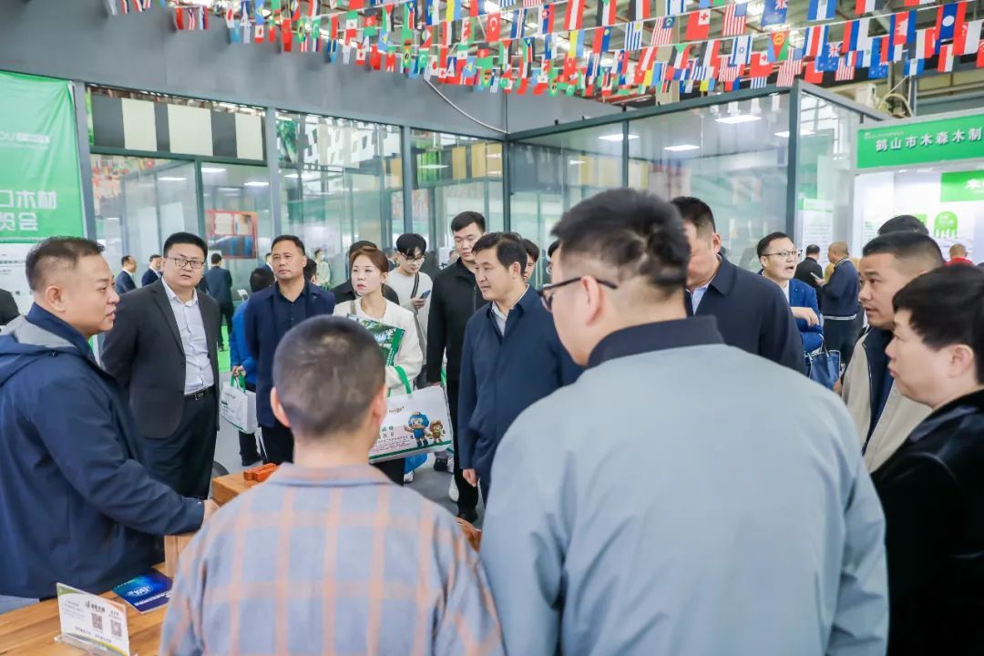 谋招商促发展|天湘板业亮相第三届国际进口木材贸易博览会