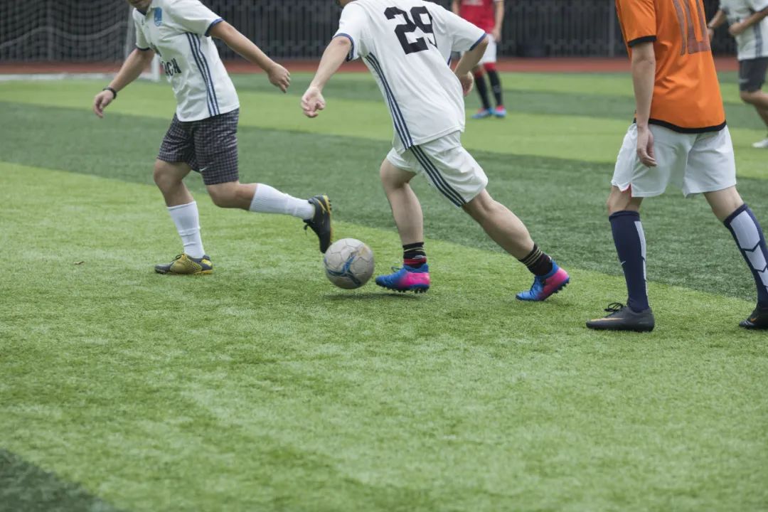 贝克汉姆60米是最远的吗,贝克汉姆跑动距离16km