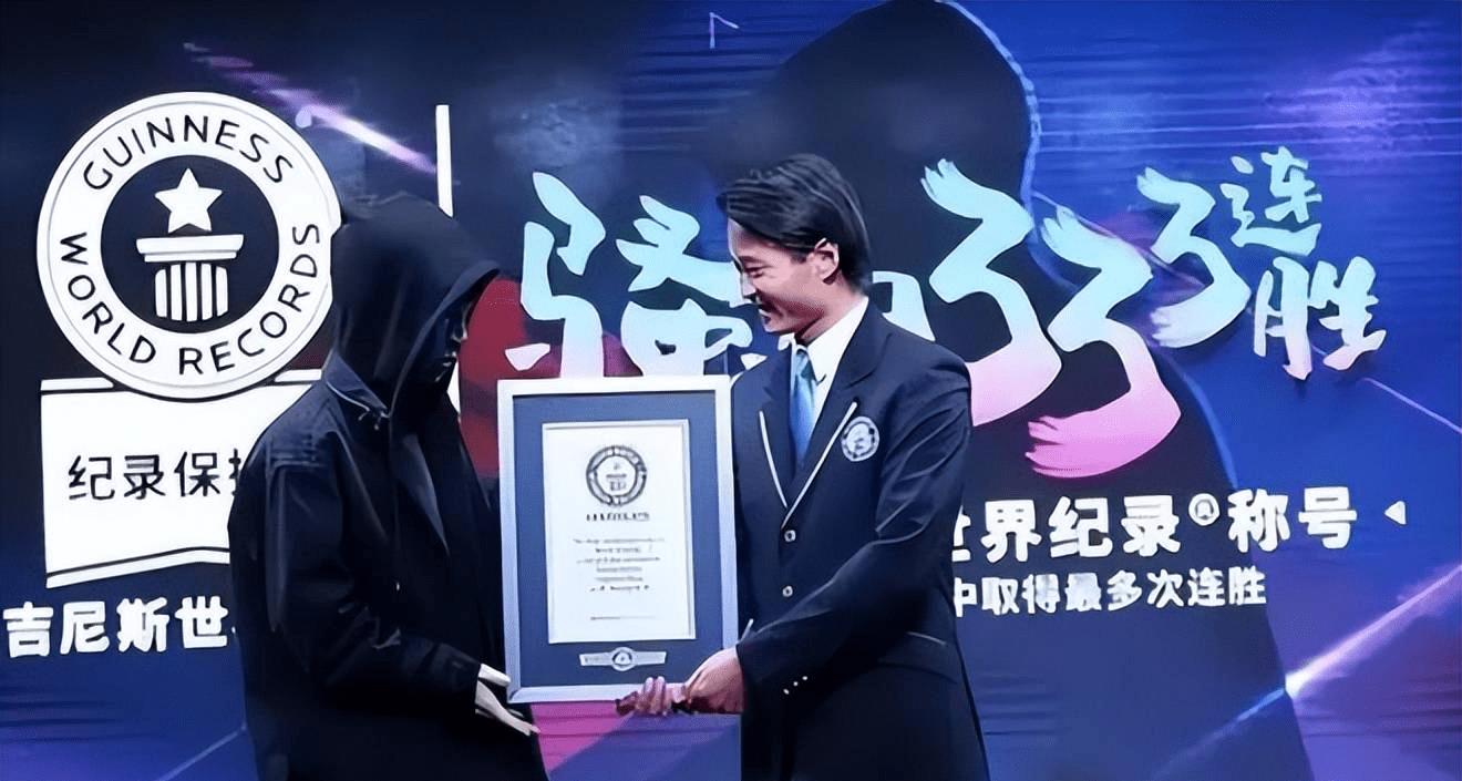 现在骚白在斗鱼怎么样,王者骚白和斗鱼解约