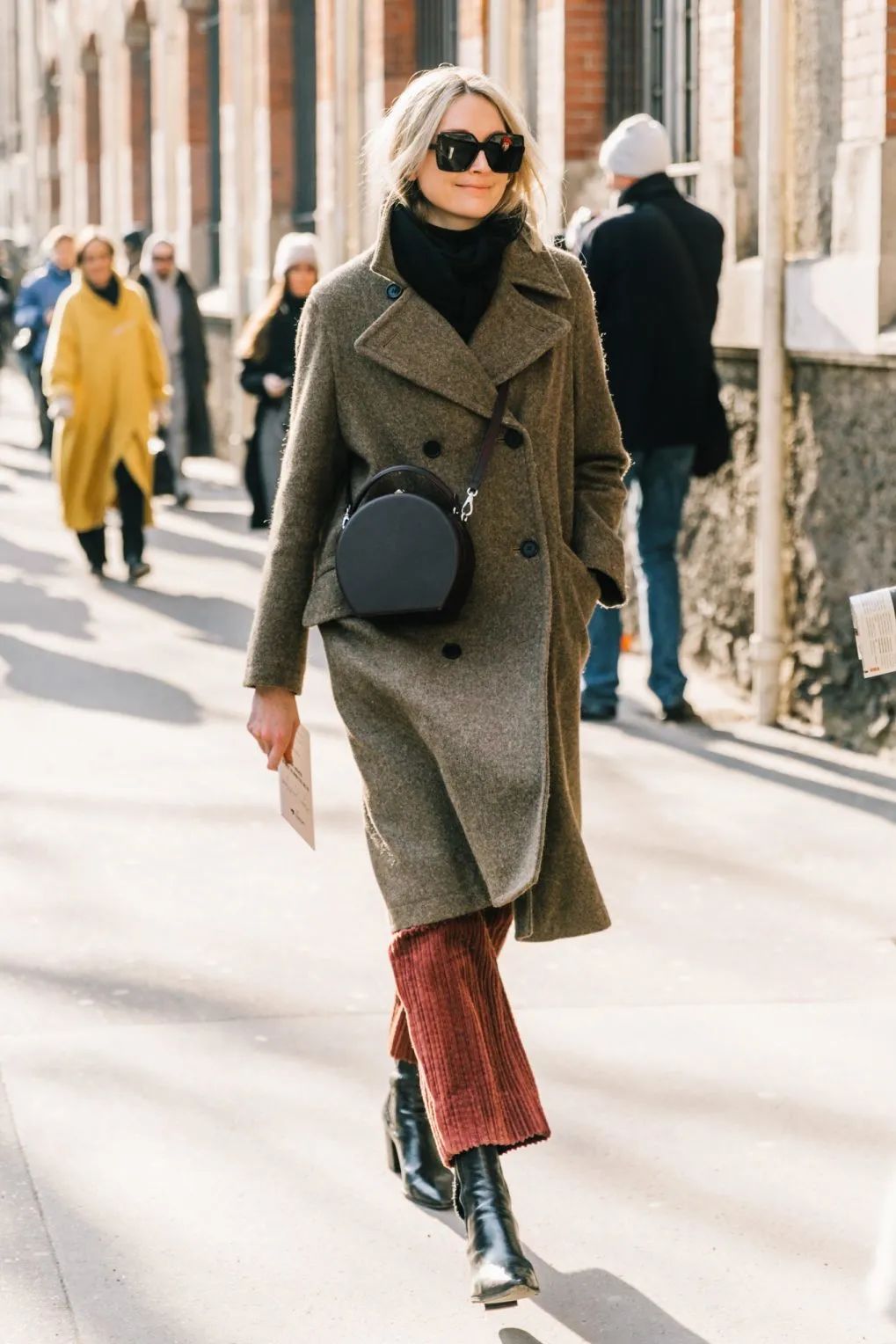 穿长裤显腿长的小白鞋,百搭鞋子秀气显脚小短靴