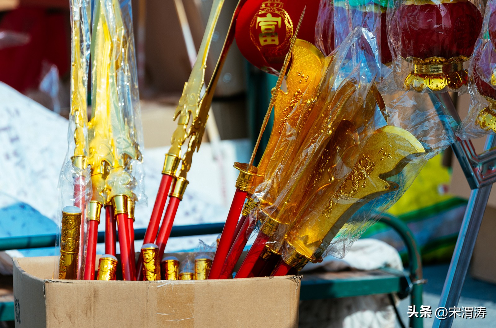 陕西渭南：红红火火络绎不绝的西三路灯笼市场图纪