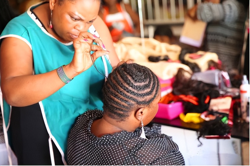 听说在非洲卖中国假发,可以轻松实现财富自由?