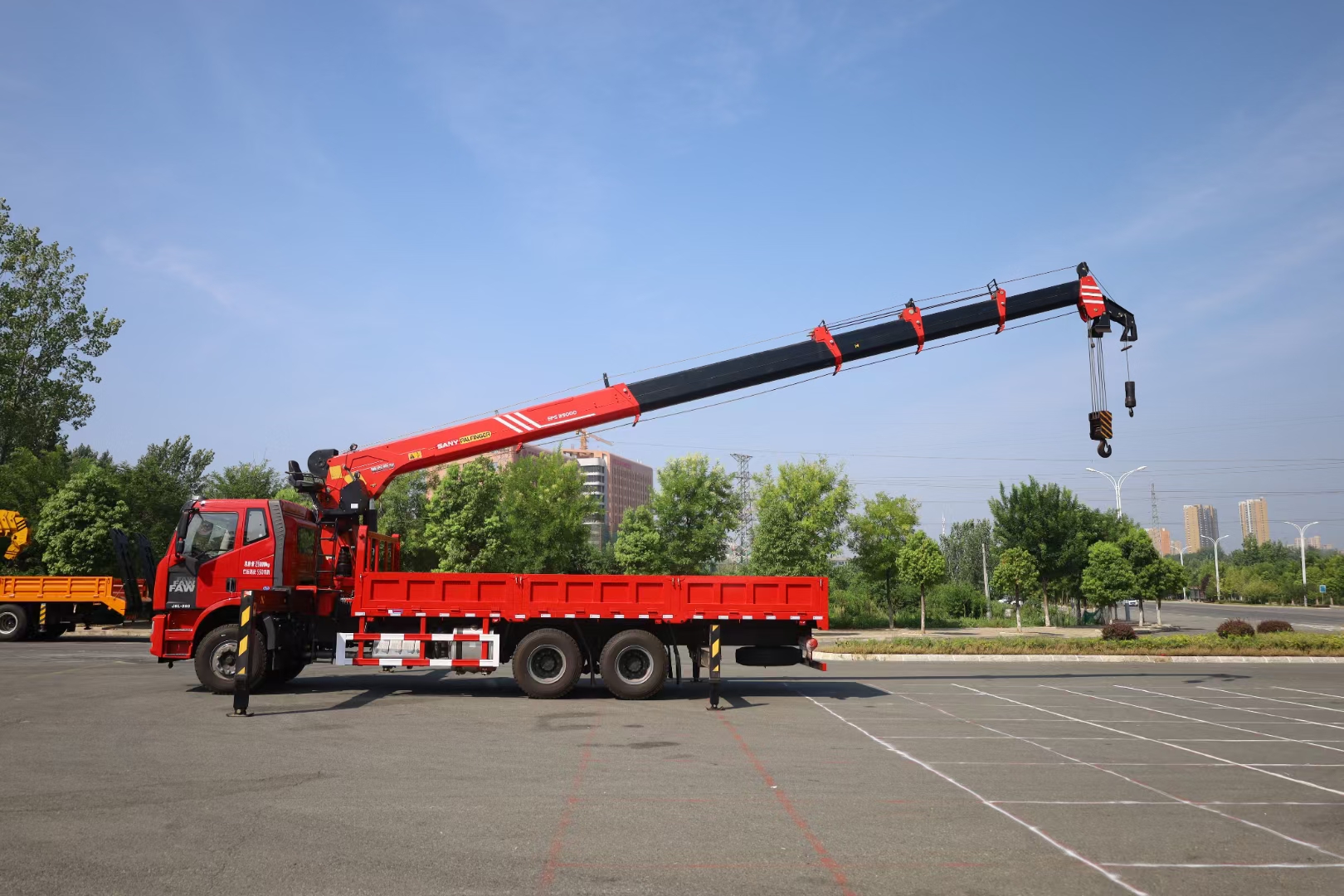 中联12吨随车吊新车价格一览表,三一十五吨随车吊价格