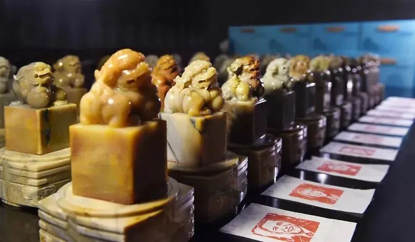 刘亦菲公开恋情后亮相,刘亦菲恋情网友爆料