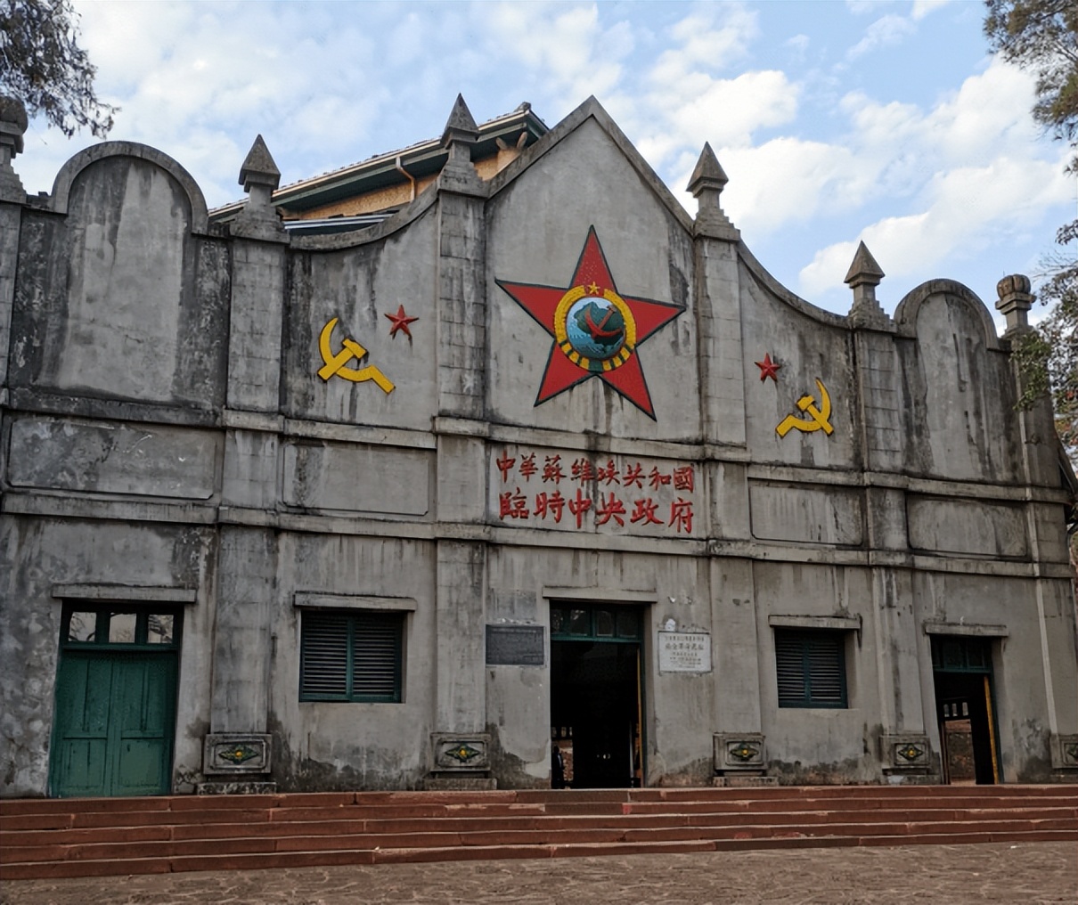 八一特辑从军装到警服,八一特辑从军装绿到警察蓝