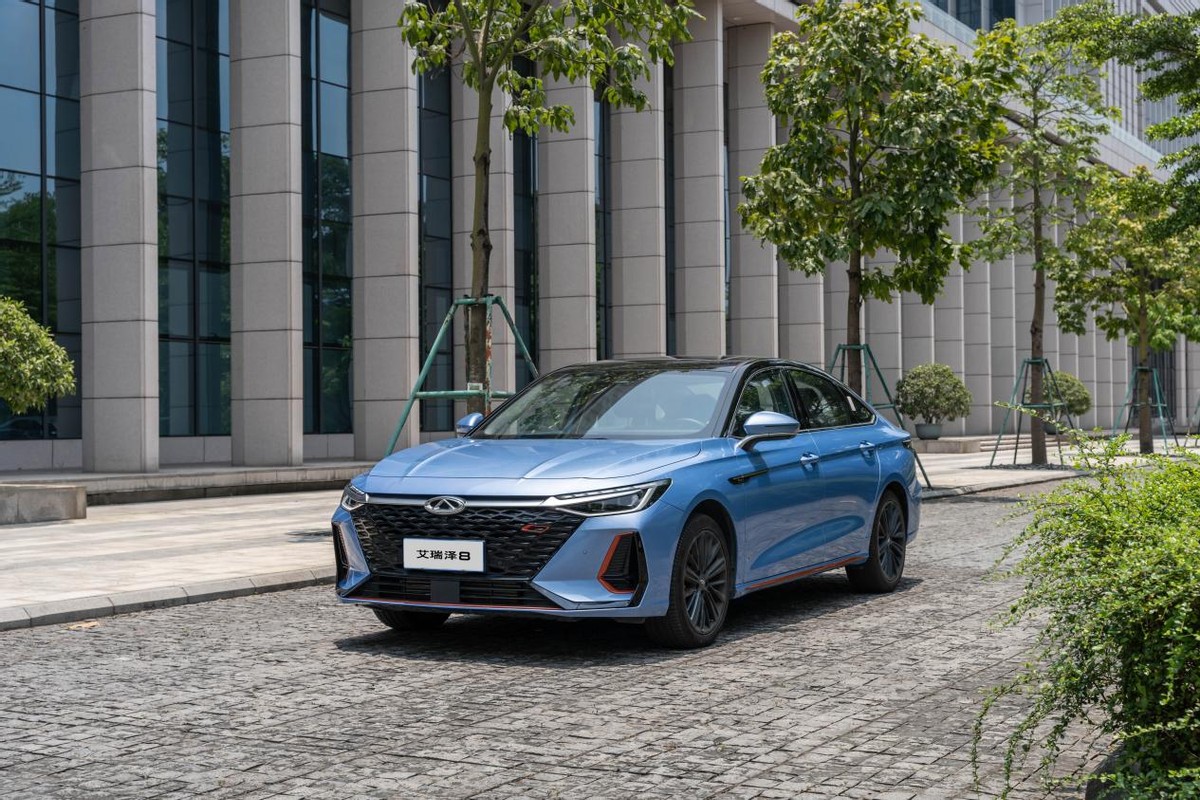 艾瑞泽8vs奔驰c,奇瑞艾瑞泽8奔驰