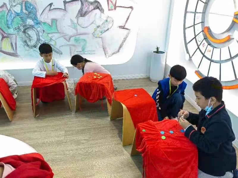 参与沉浸式互动亲子剧《快乐王子》