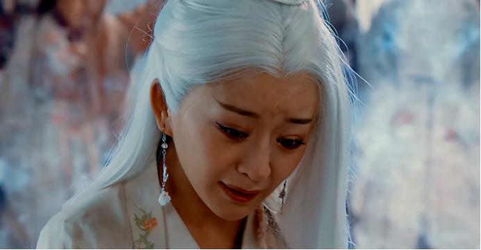 43岁还在演纯情少年?糊了的“花弄影”,为何沦为烂片主角?