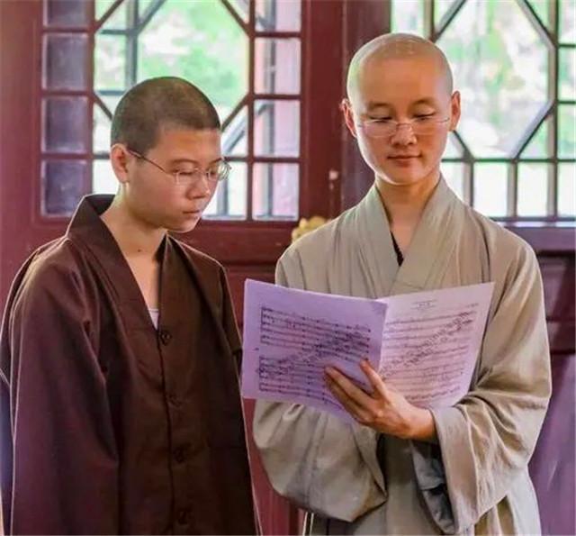 中国最漂亮又年轻的尼姑,中国第一位女尼姑